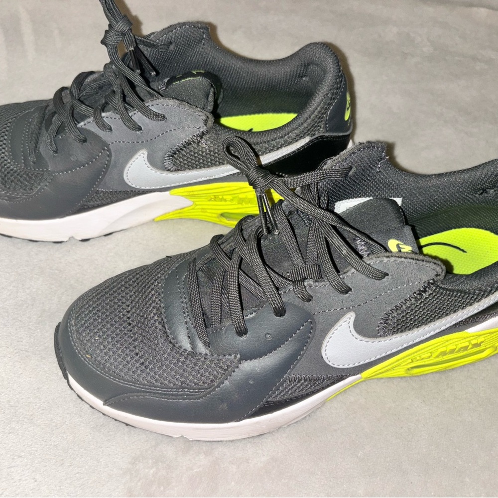 Nike Gray and Green Sneakers with Modern Design